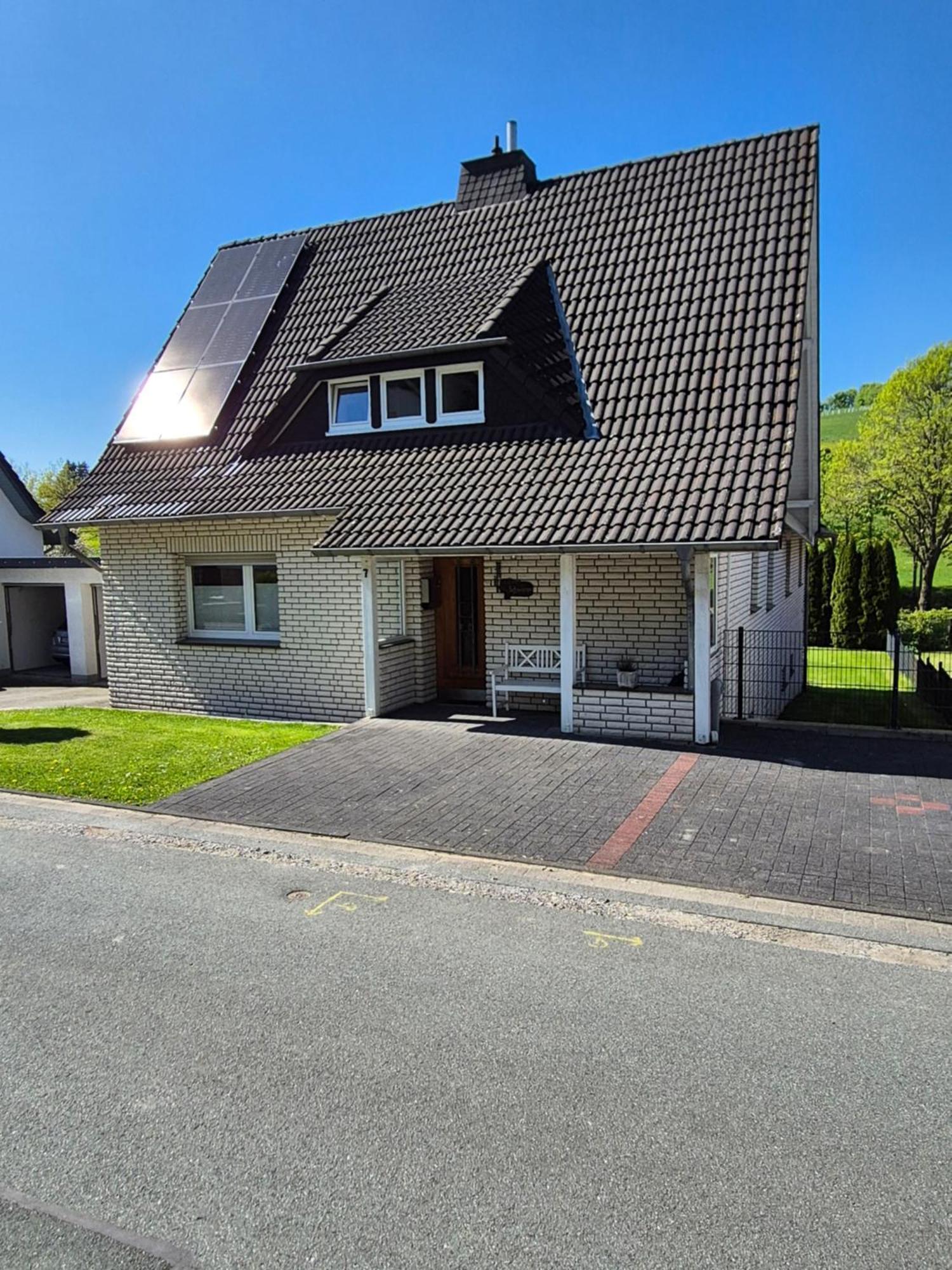 Ferienwohnung Am Fusse Des Eggegebirges バート・ドリーブルク エクステリア 写真